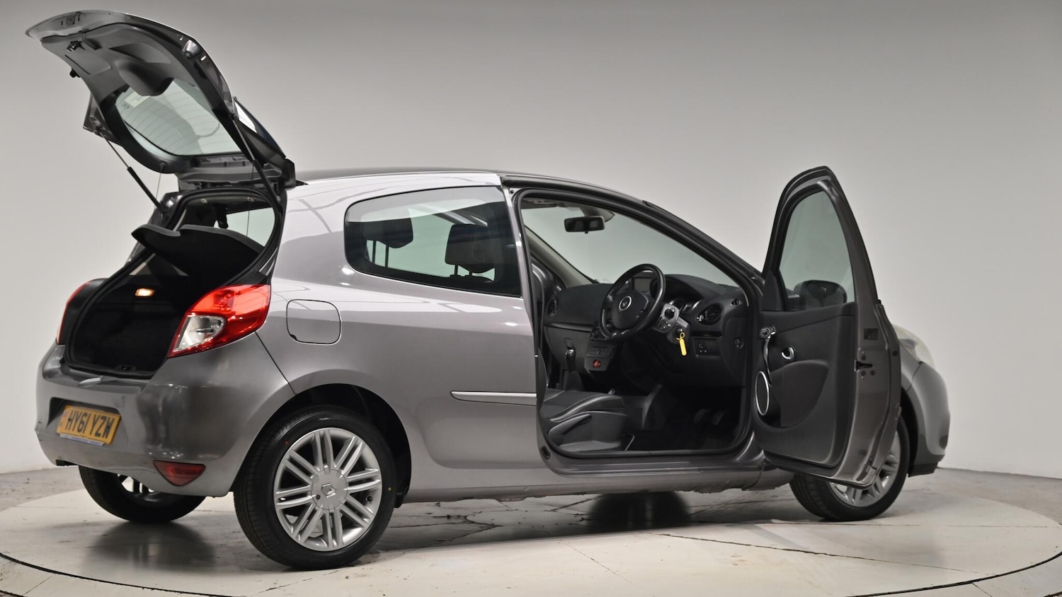 Used Renault Clio 2011 for sale - 76702355: Photo 71