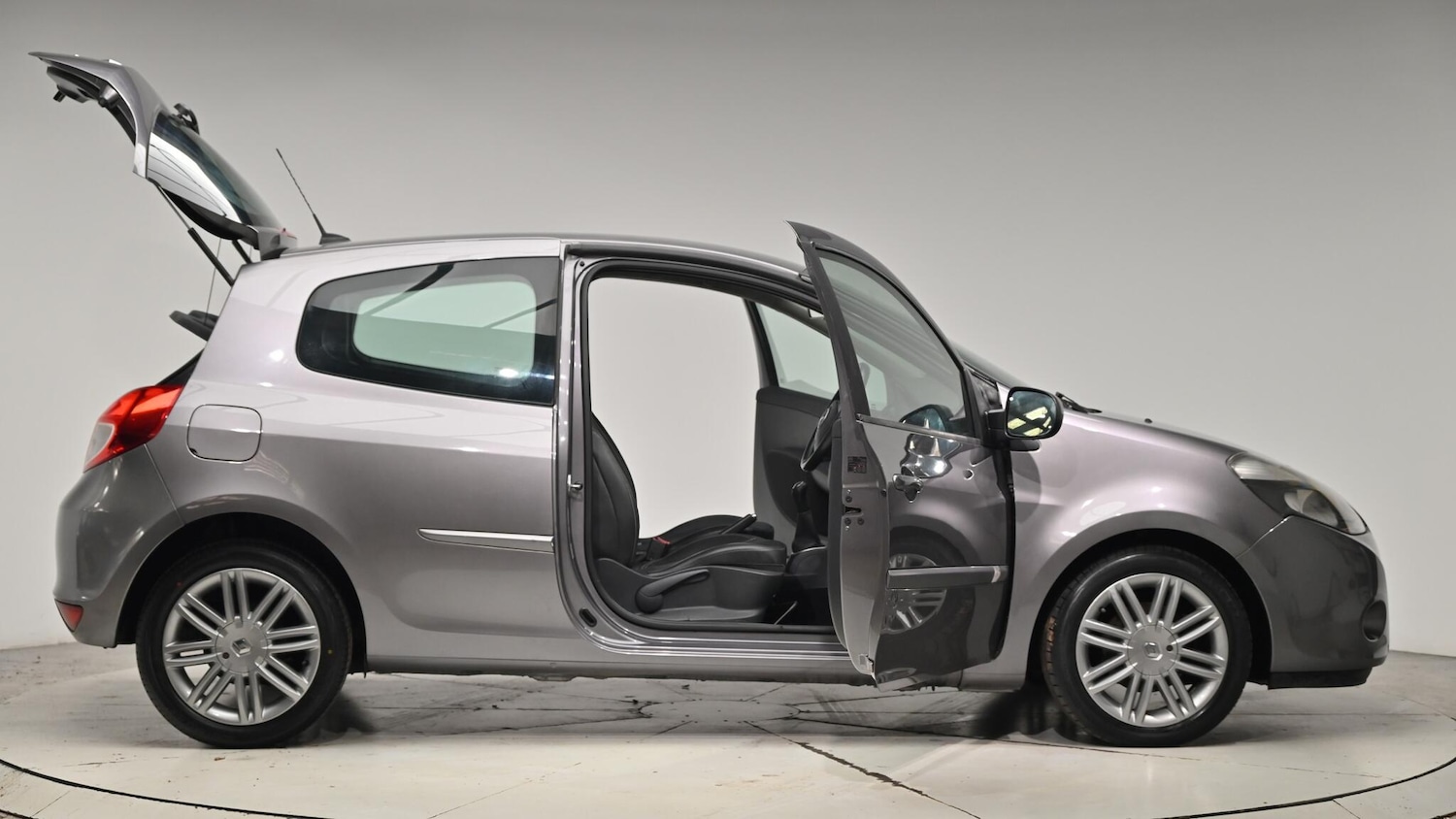 Used Renault Clio 2011 for sale - 76702355: Photo 74