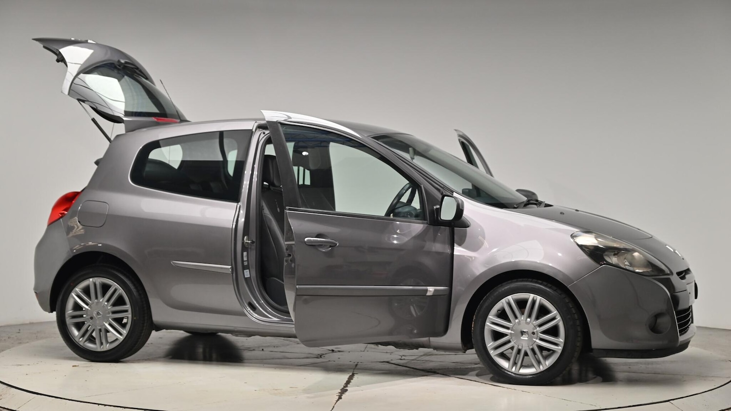 Used Renault Clio 2011 for sale - 76702355: Photo 76