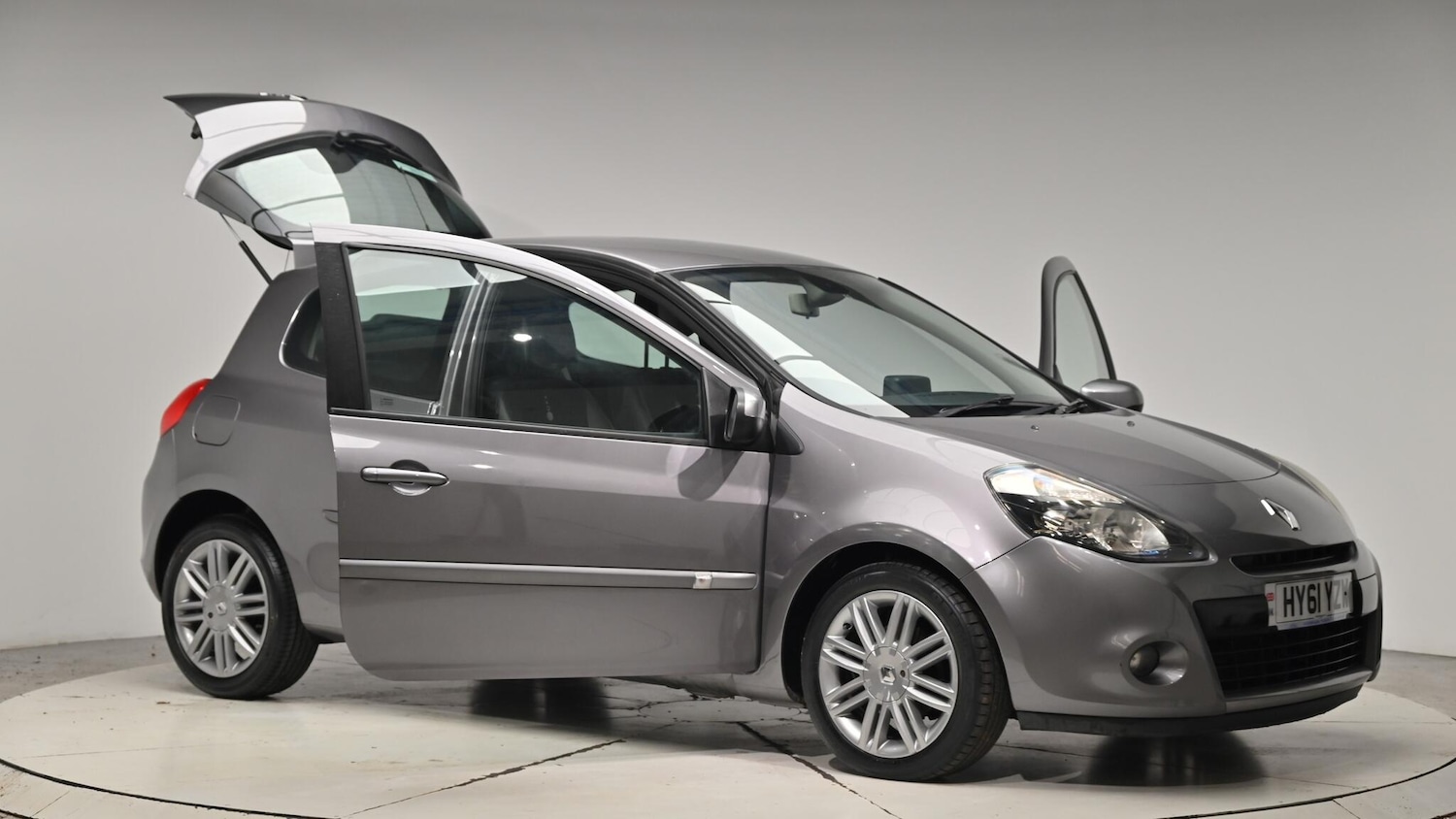 Used Renault Clio 2011 for sale - 76702355: Photo 78