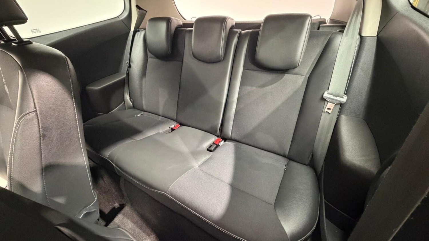 Used Renault Clio 2011 for sale - 76702355: Photo 85