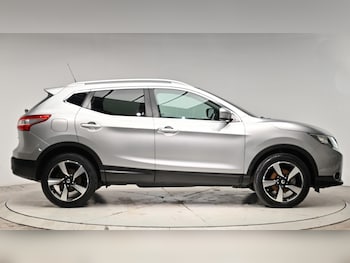 Used Nissan Qashqai 2015 for sale - 76942643: Photo