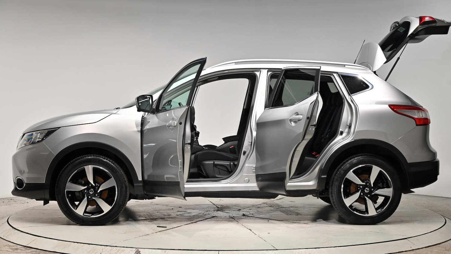 Used Nissan Qashqai 2015 for sale - 76942643: Photo 56