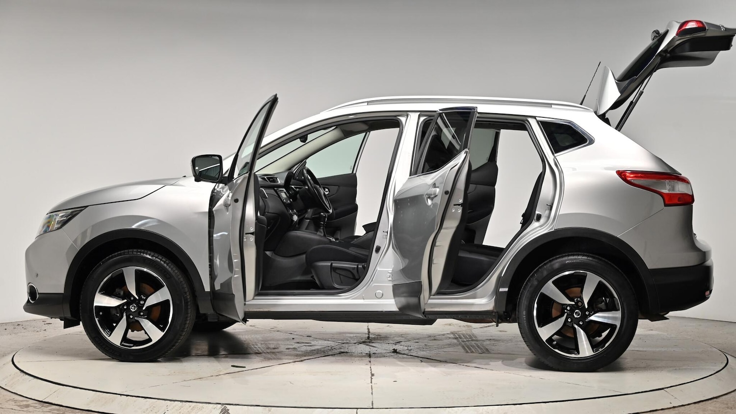 Used Nissan Qashqai 2015 for sale - 76942643: Photo 57