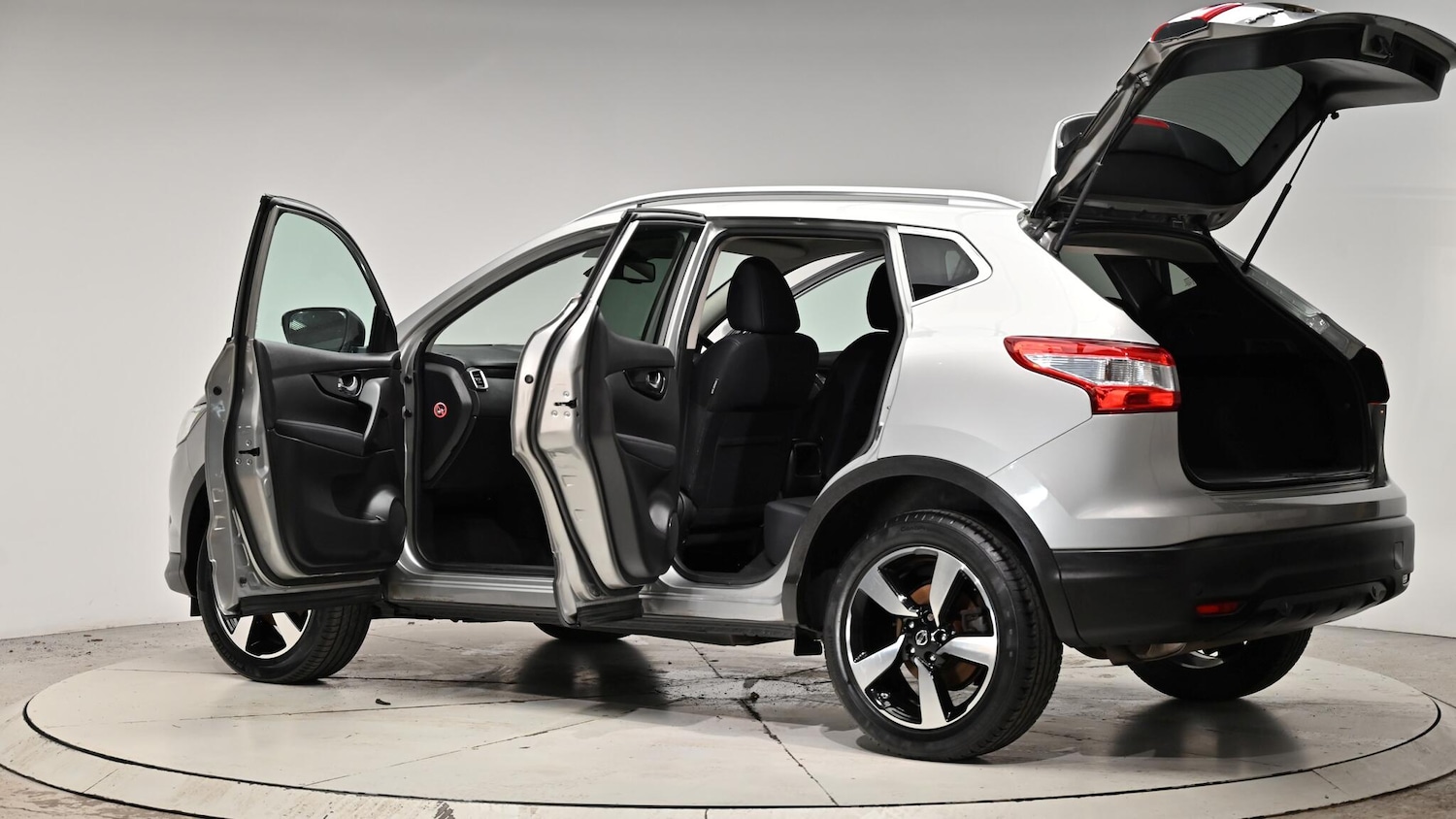 Used Nissan Qashqai 2015 for sale - 76942643: Photo 60