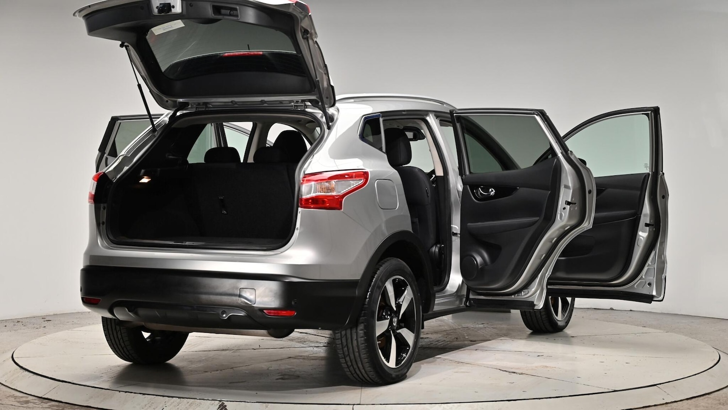 Used Nissan Qashqai 2015 for sale - 76942643: Photo 68