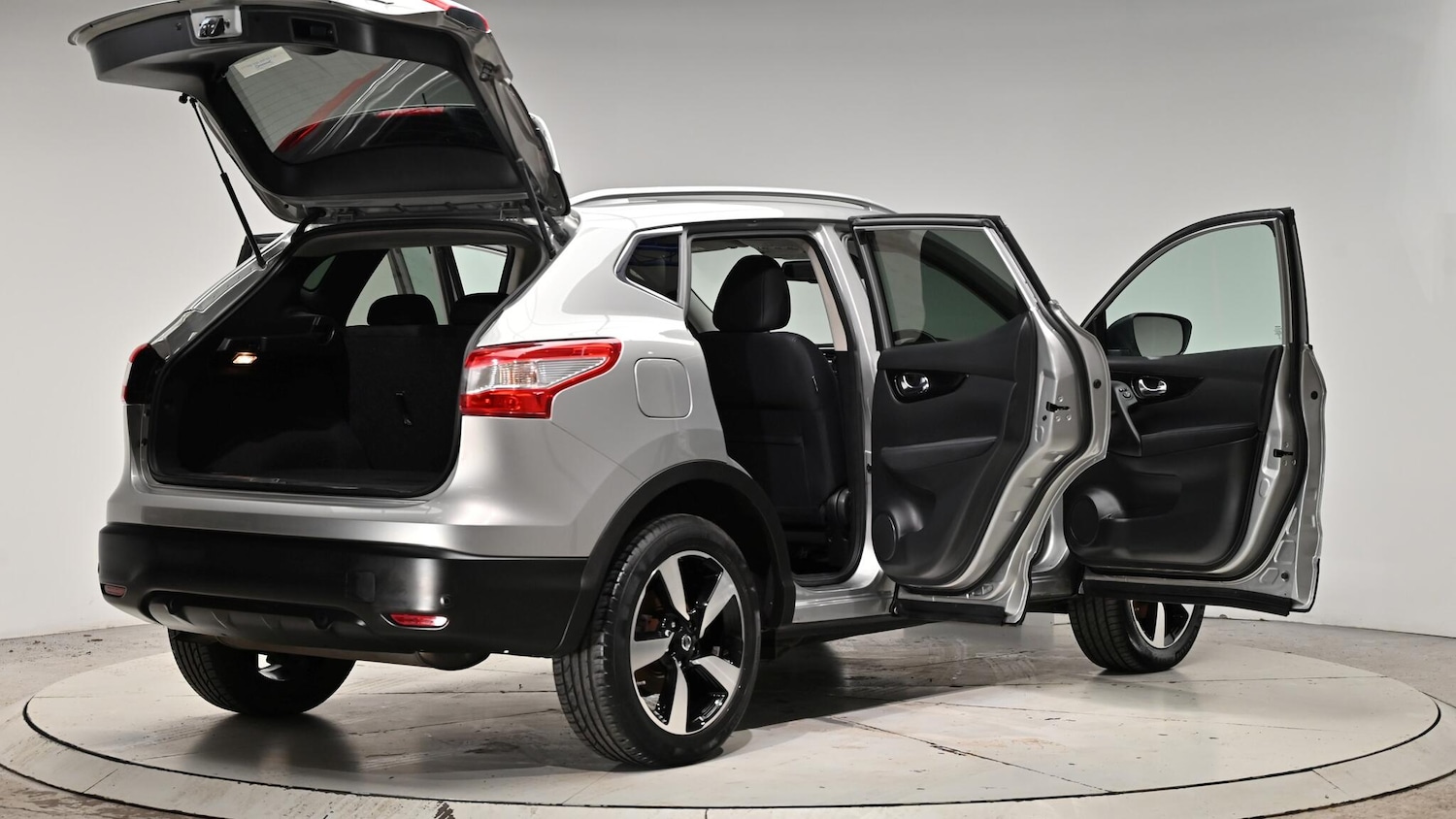 Used Nissan Qashqai 2015 for sale - 76942643: Photo 69