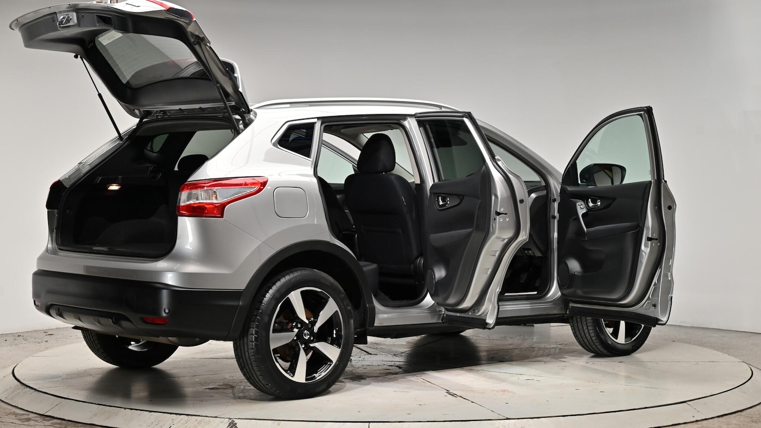 Used Nissan Qashqai 2015 for sale - 76942643: Photo 70