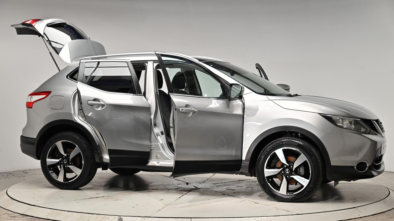 Used Nissan Qashqai 2015 for sale - 76942643: Photo 76