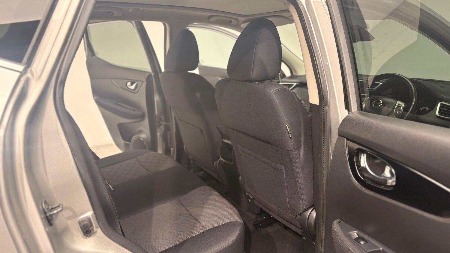 Used Nissan Qashqai 2015 for sale - 76942643: Photo 81