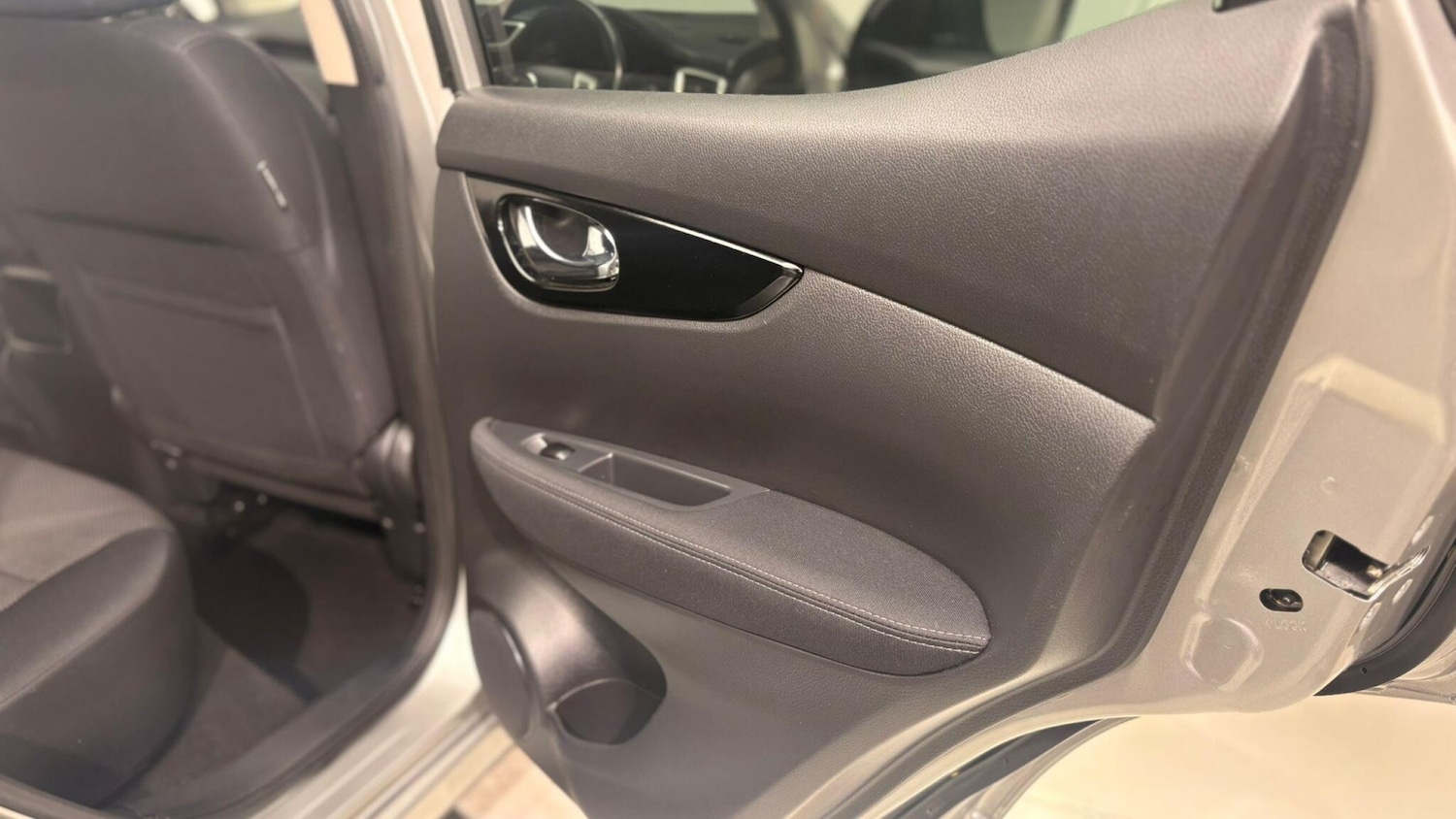 Used Nissan Qashqai 2015 for sale - 76942643: Photo 82