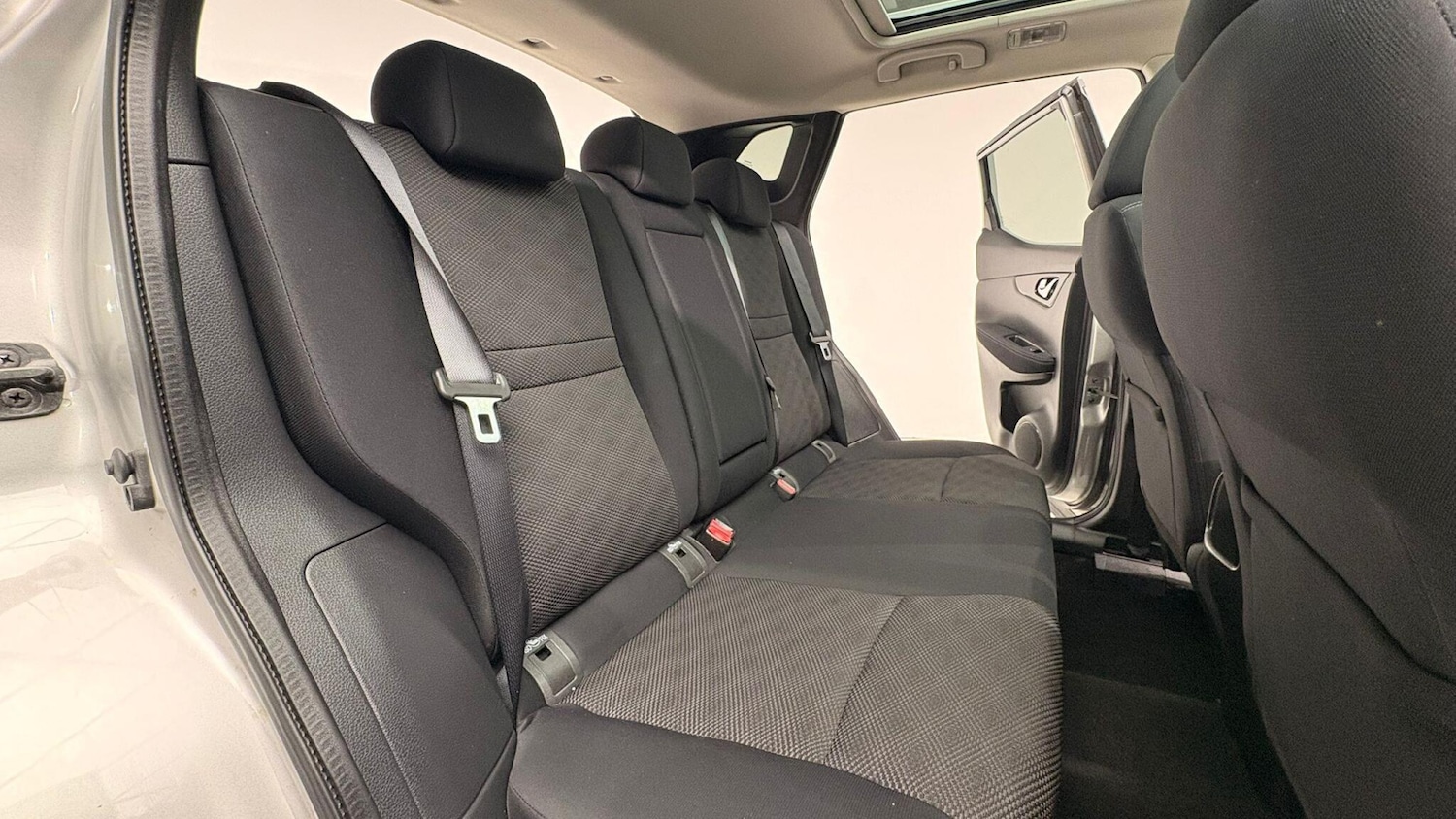 Used Nissan Qashqai 2015 for sale - 76942643: Photo 88