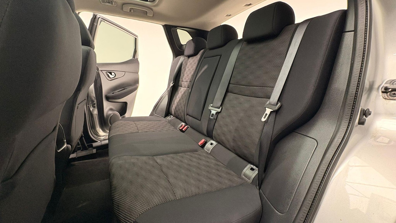 Used Nissan Qashqai 2015 for sale - 76942643: Photo 89