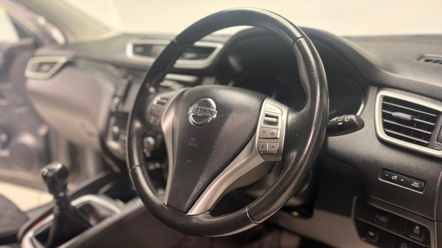 Used Nissan Qashqai 2015 for sale - 76942643: Photo 93