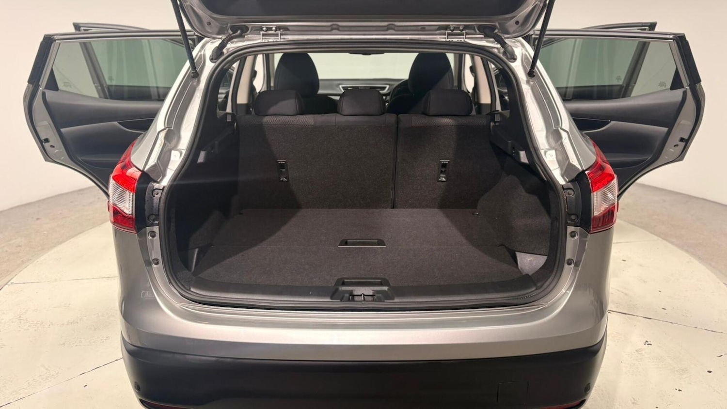 Used Nissan Qashqai 2015 for sale - 76942643: Photo 96