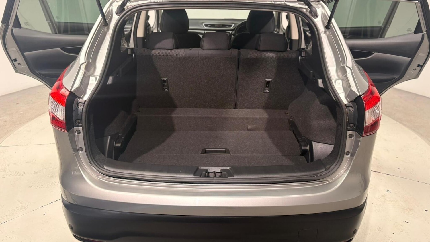 Used Nissan Qashqai 2015 for sale - 76942643: Photo 97