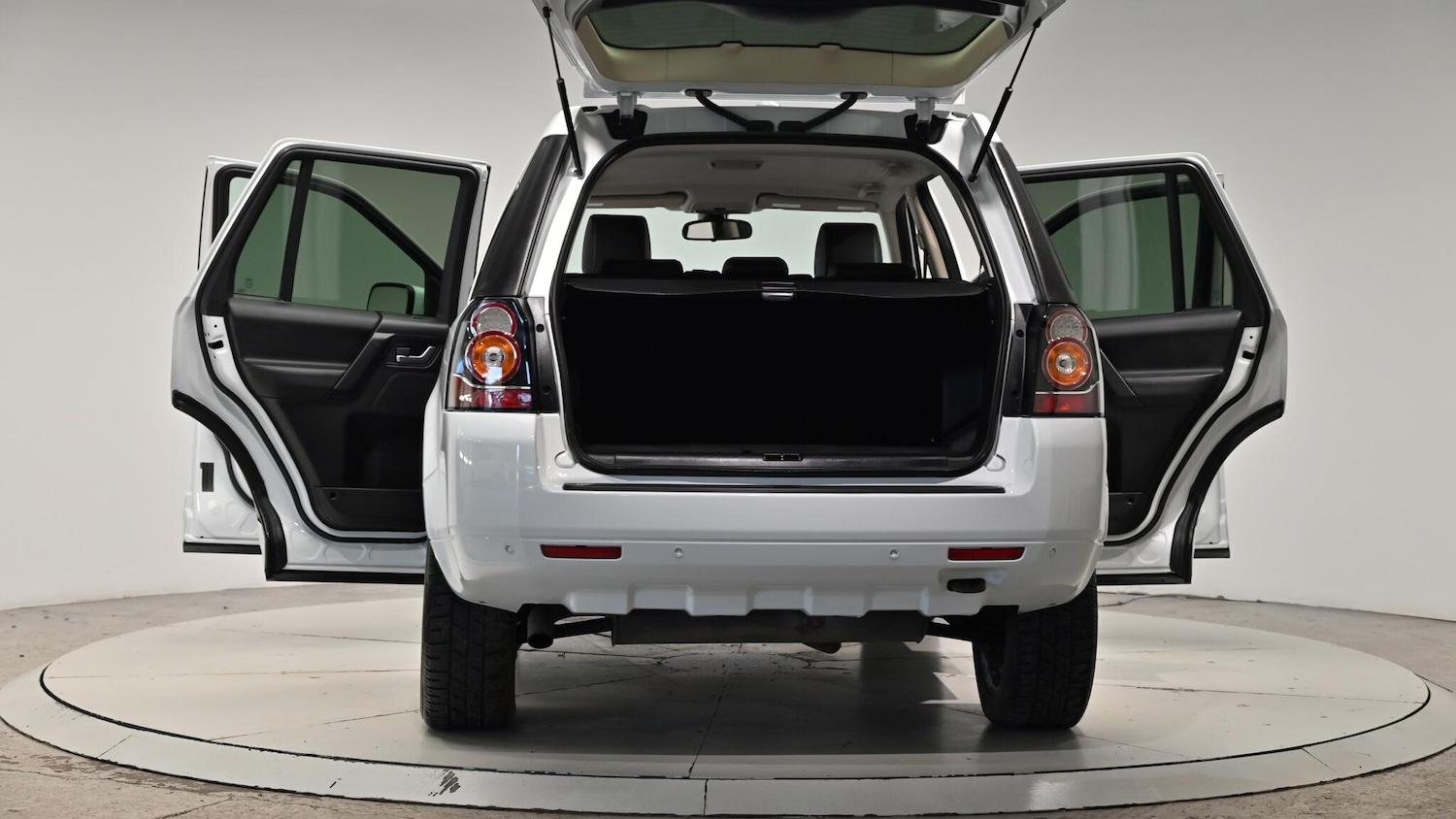 Used Land Rover Freelander 2013 for sale - 76612979: Photo 65