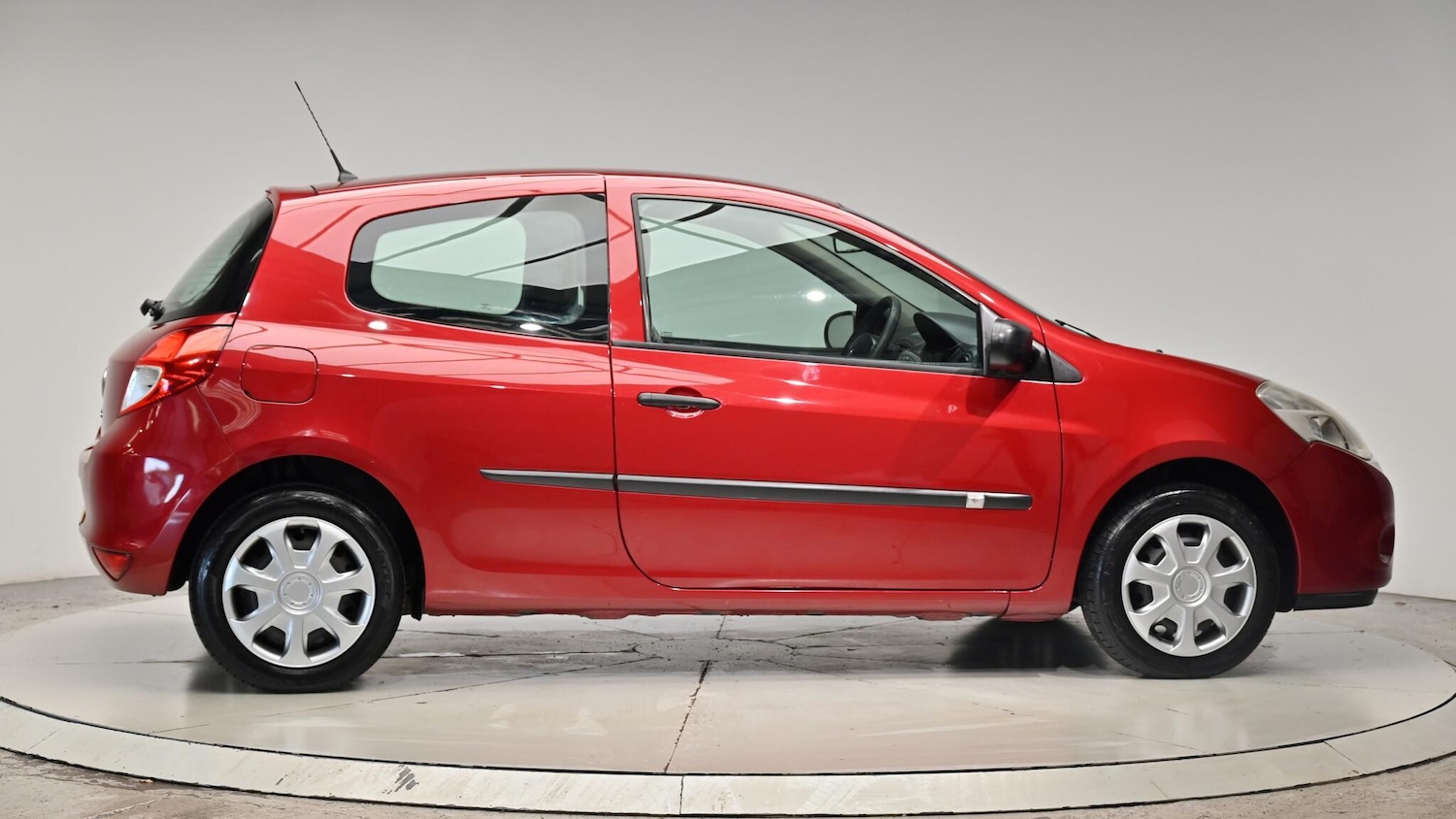 Used Renault Clio 2009 for sale - 76991536: Photo 37