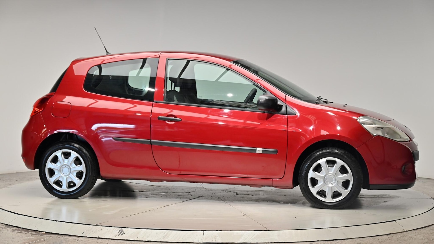 Used Renault Clio 2009 for sale - 76991536: Photo 39