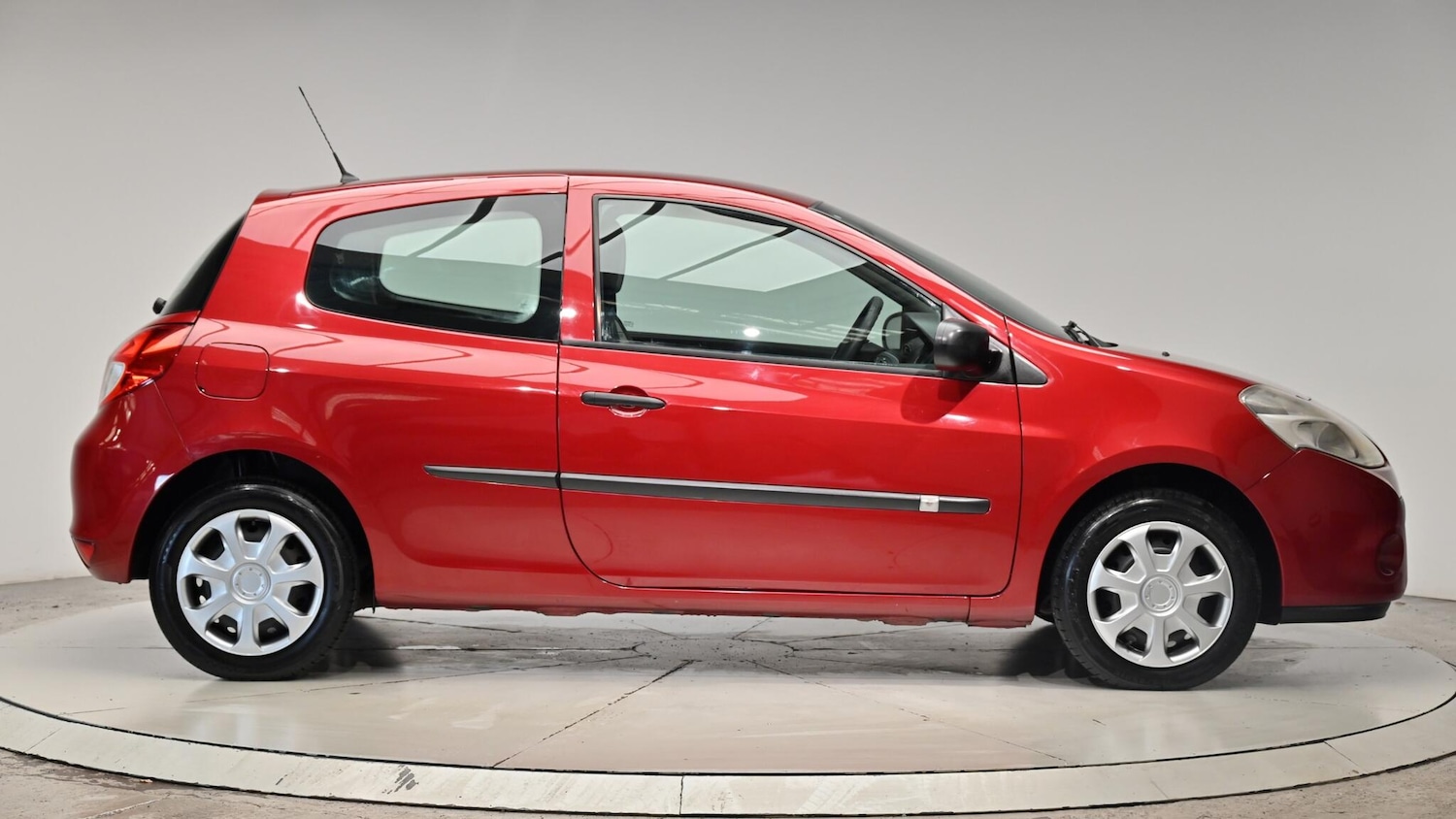 Used Renault Clio 2009 for sale - 76991536: Photo 4