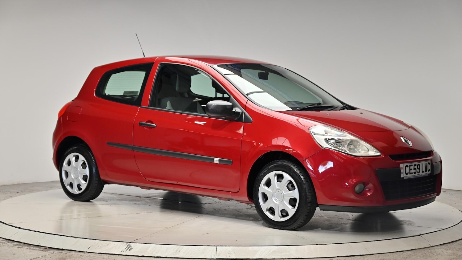 Used Renault Clio 2009 for sale - 76991536: Photo 42