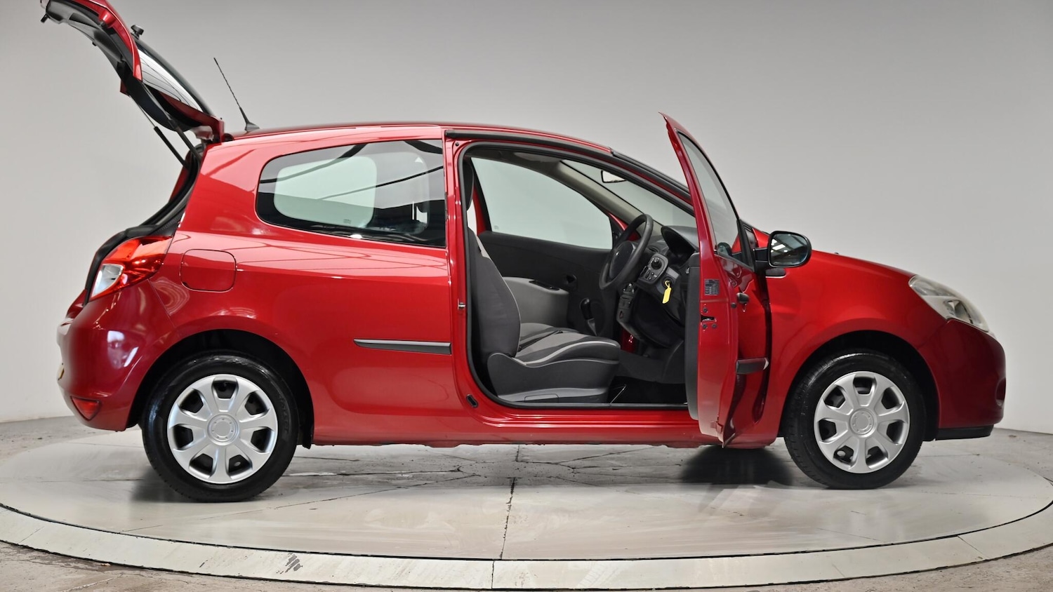 Used Renault Clio 2009 for sale - 76991536: Photo 73