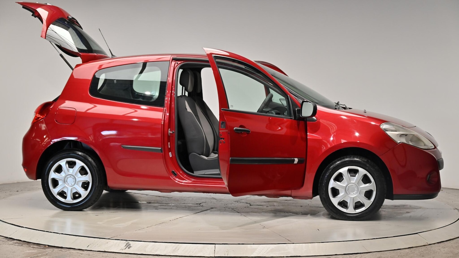 Used Renault Clio 2009 for sale - 76991536: Photo 75