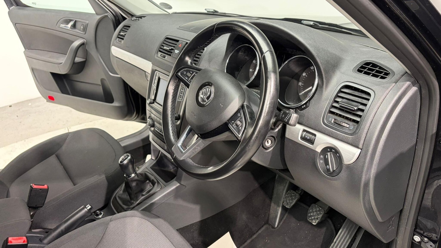 Used Skoda Yeti 2015 for sale - 76484850: Photo 79