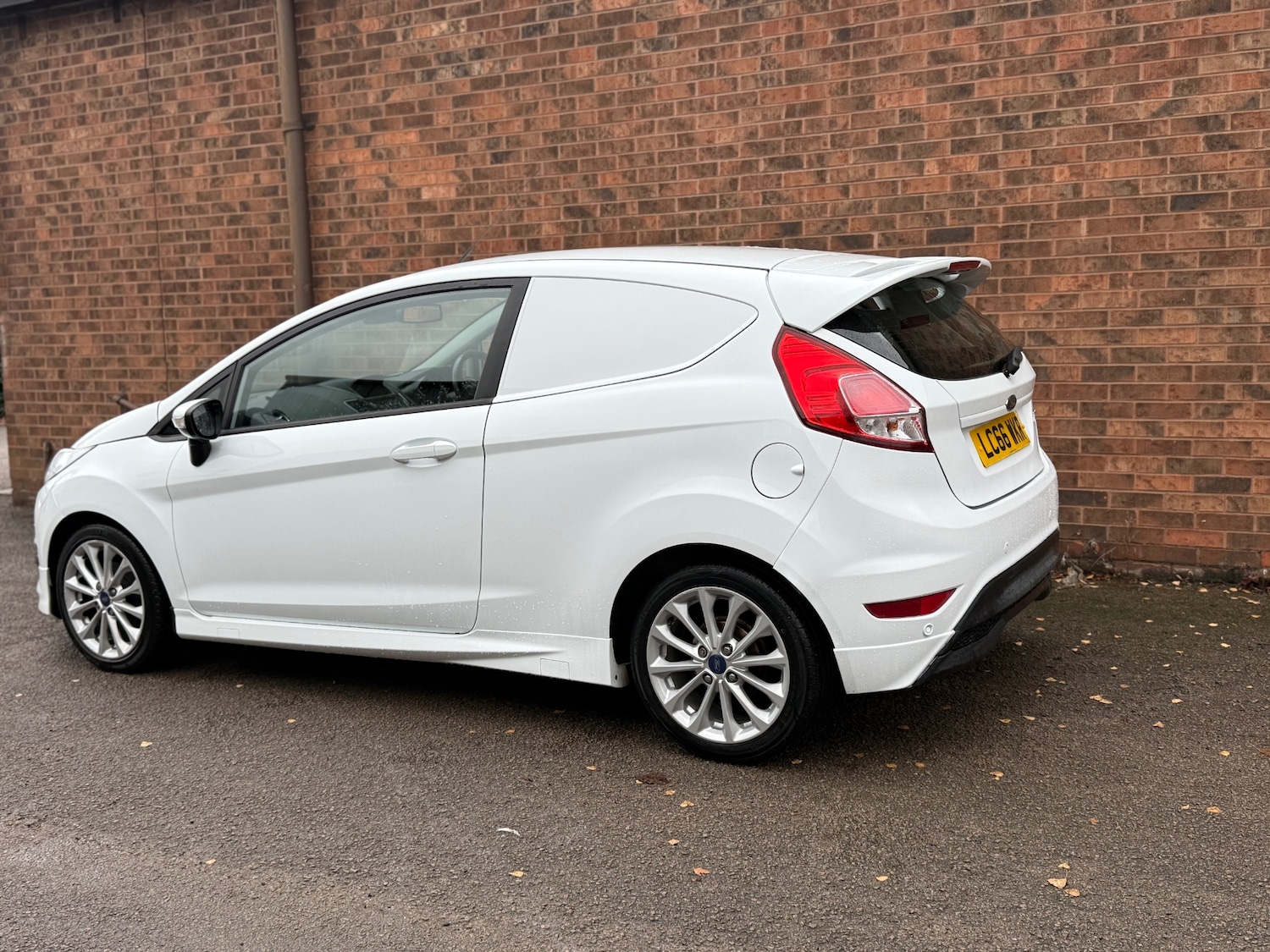 Used Ford Fiesta 2016 for sale - 76547959: Photo 11