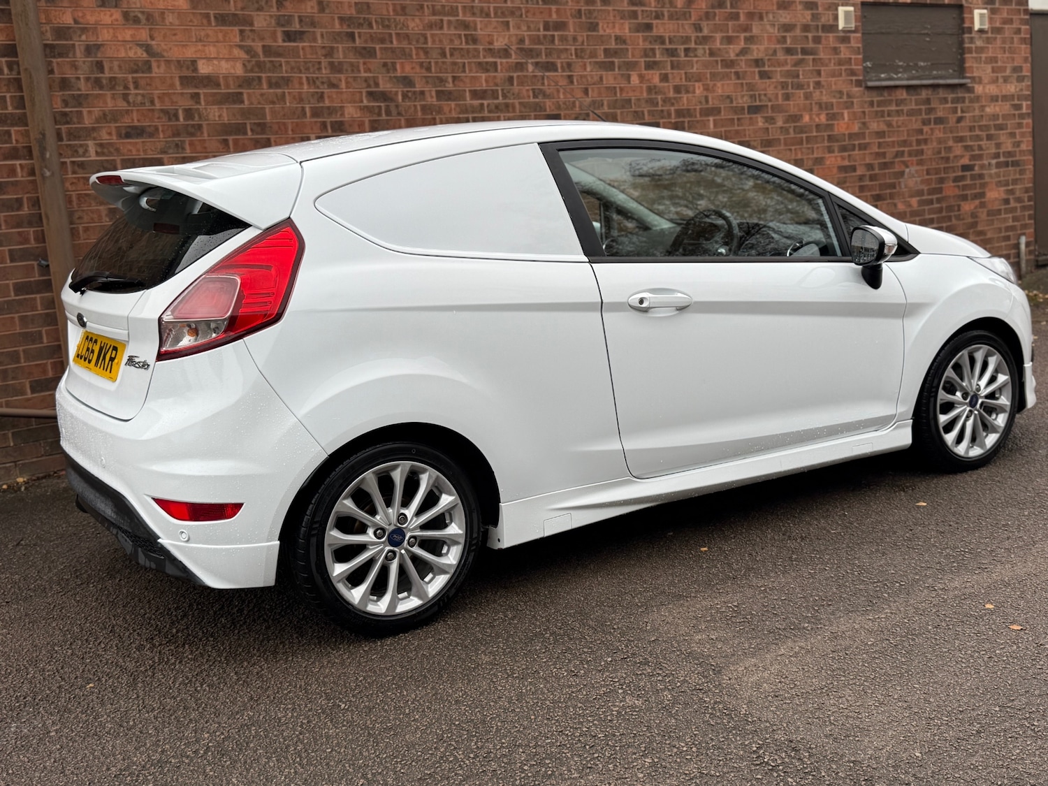 Used Ford Fiesta 2016 for sale - 76547959: Photo 3