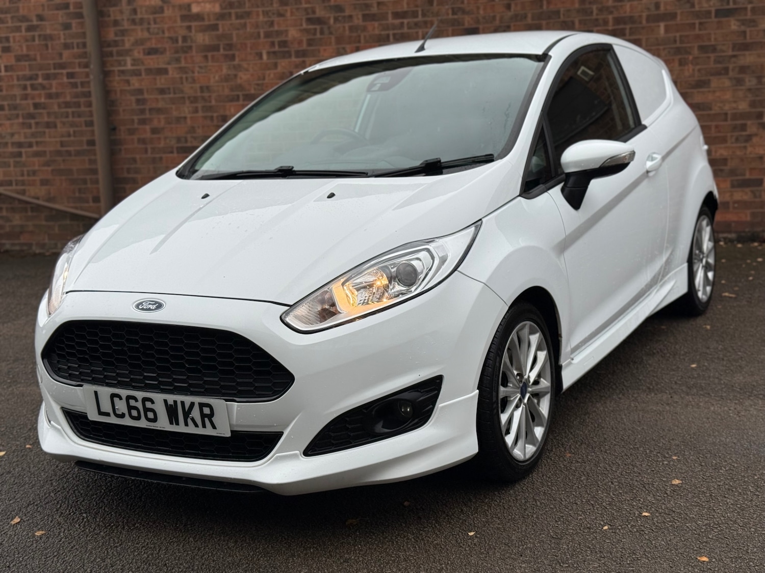 Used Ford Fiesta 2016 for sale - 76547959: Photo 4
