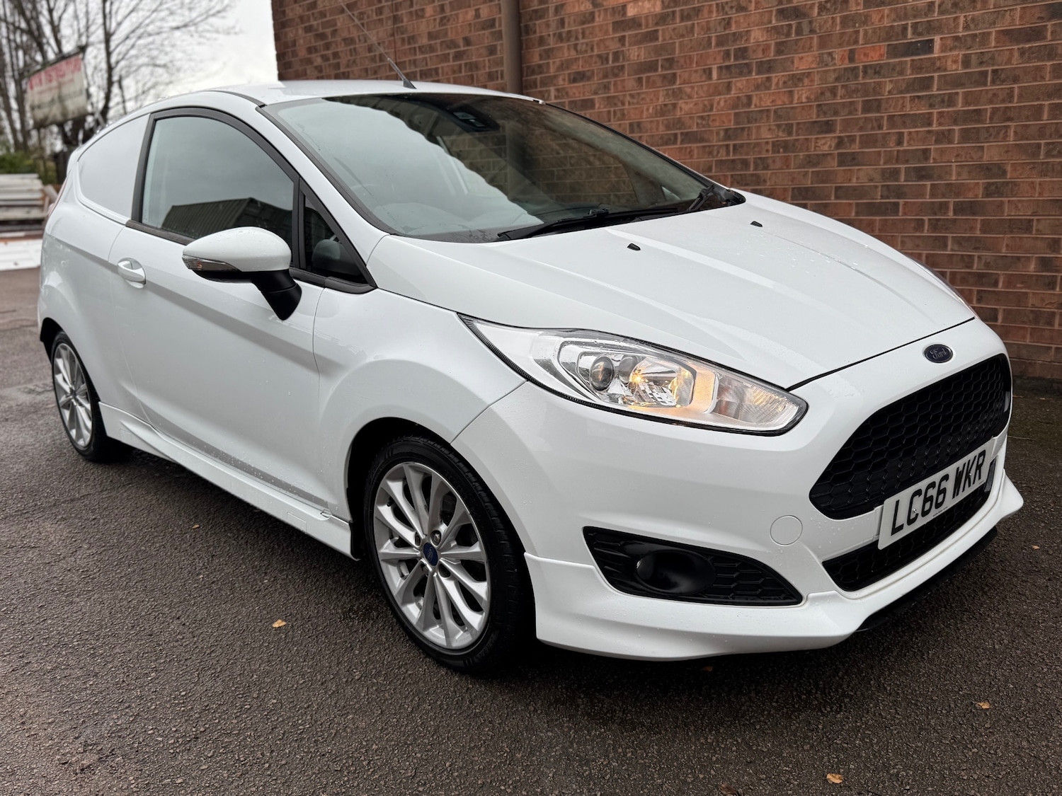 Used Ford Fiesta 2016 for sale - 76547959: Photo 6