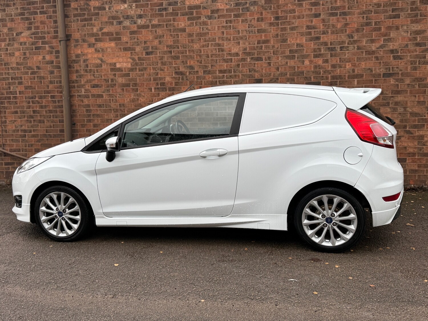Used Ford Fiesta 2016 for sale - 76547959: Photo 9