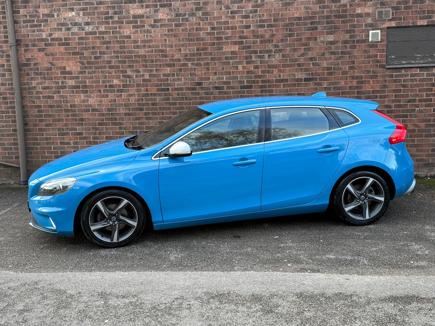 Used Volvo V40 2014 for sale - 76627380: Photo 4