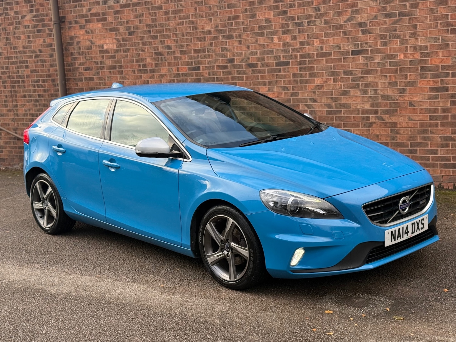 Used Volvo V40 2014 for sale - 76799578: Photo 1