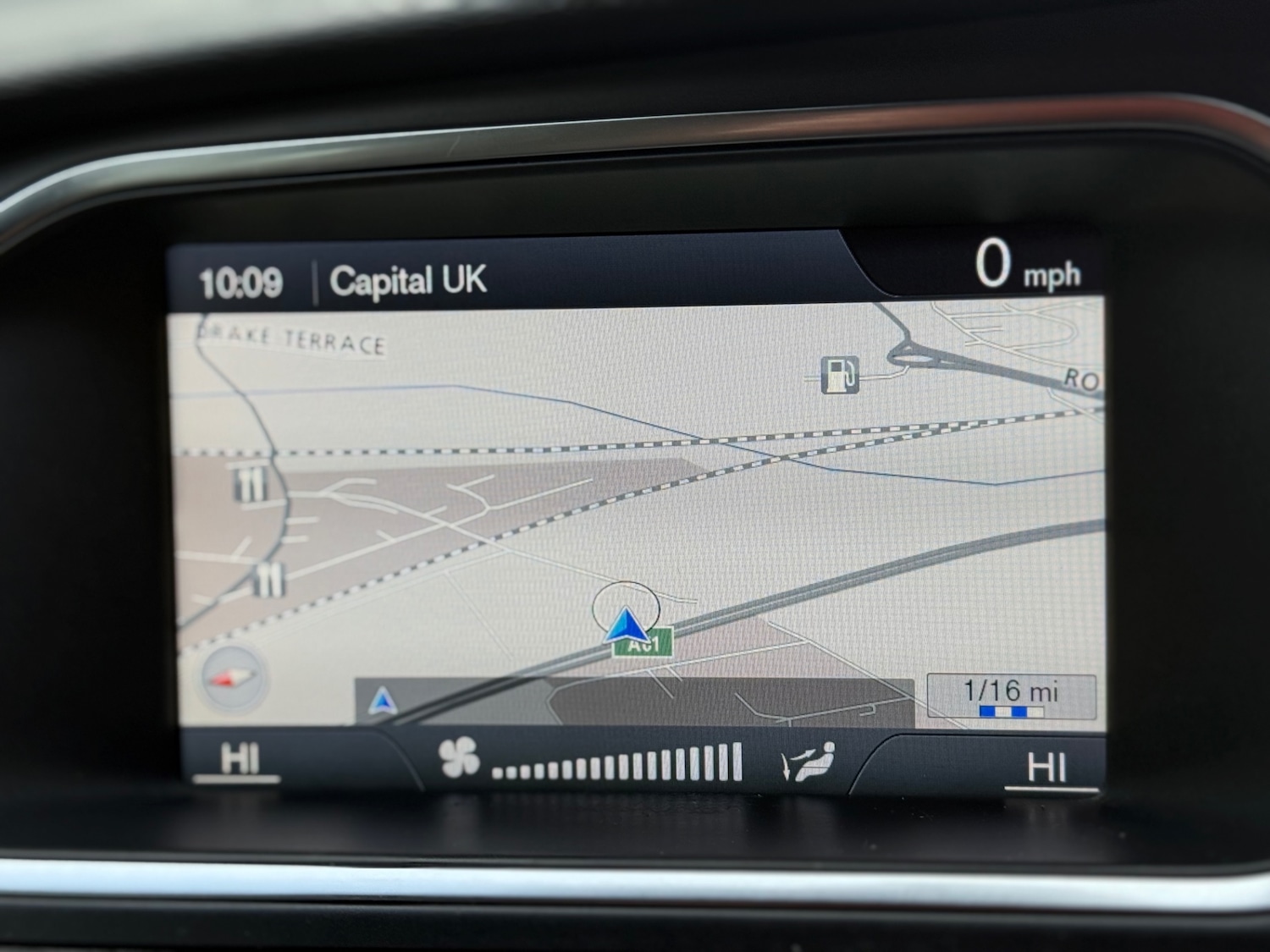 Used Volvo V40 2014 for sale - 76799578: Photo 10