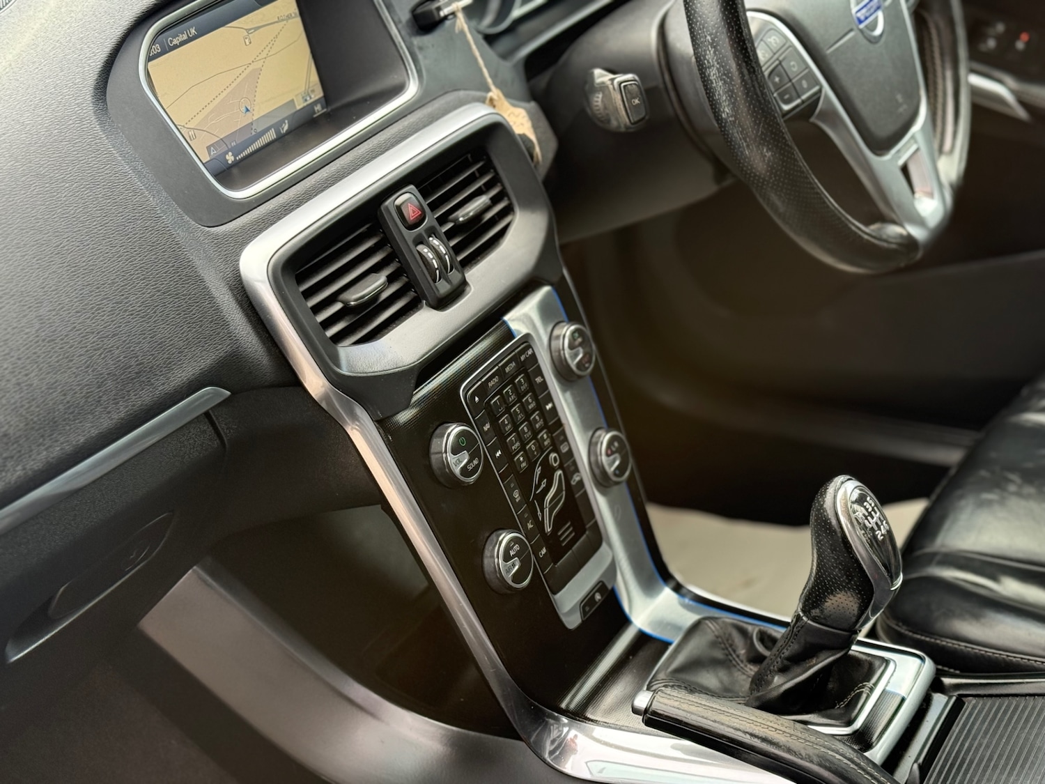 Used Volvo V40 2014 for sale - 76799578: Photo 19