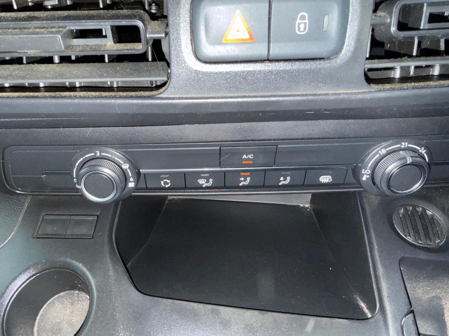 Used Peugeot Partner 2021 for sale - 77117720: Photo 11