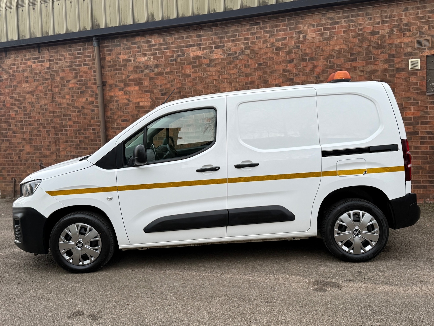 Used Peugeot Partner 2021 for sale - 77117720: Photo 7