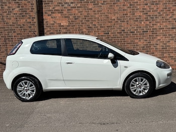 Used Fiat Punto 2015 for sale - 78967398: Photo