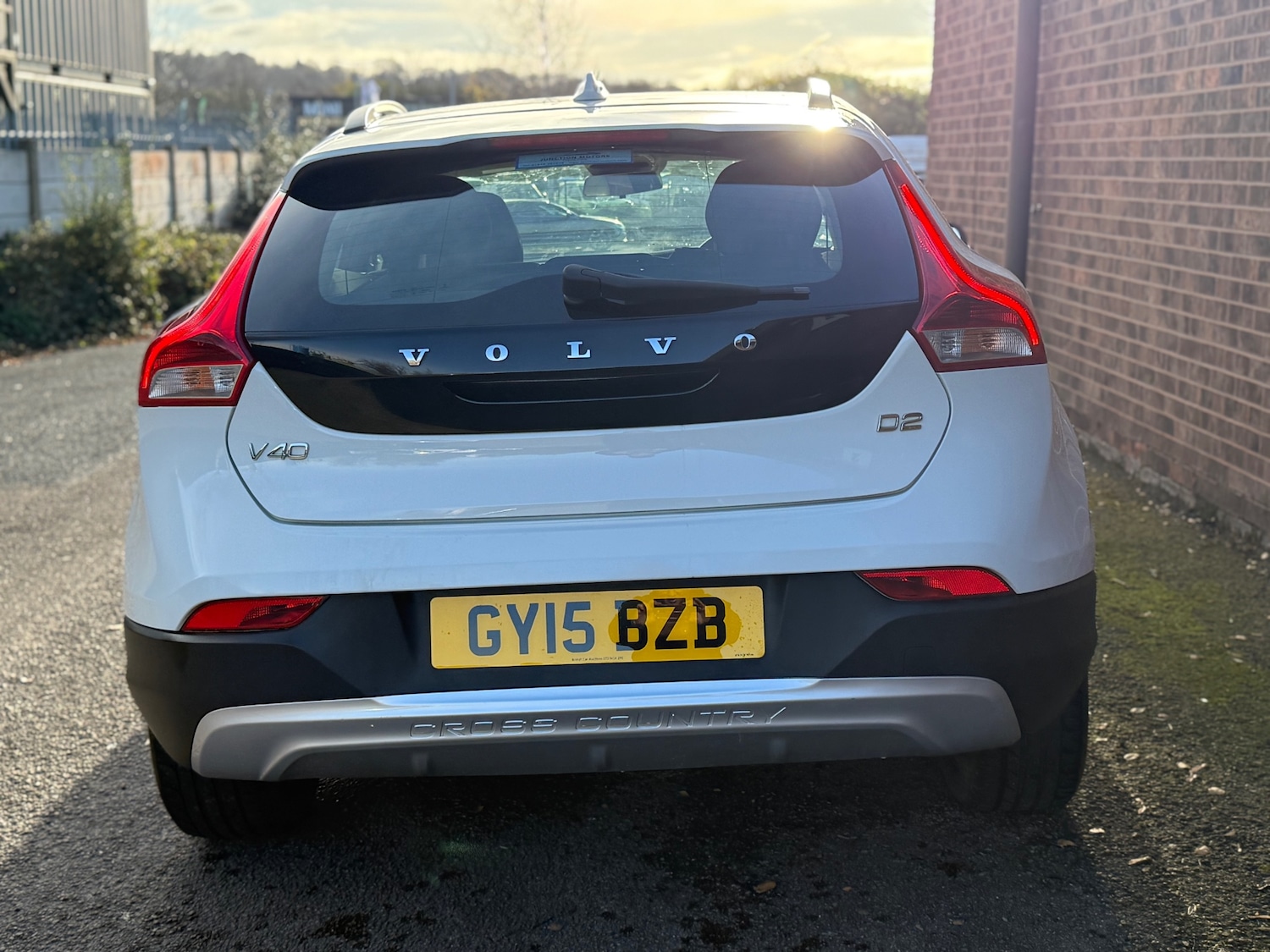 Used Volvo V40 2015 for sale - 76640937: Photo 12