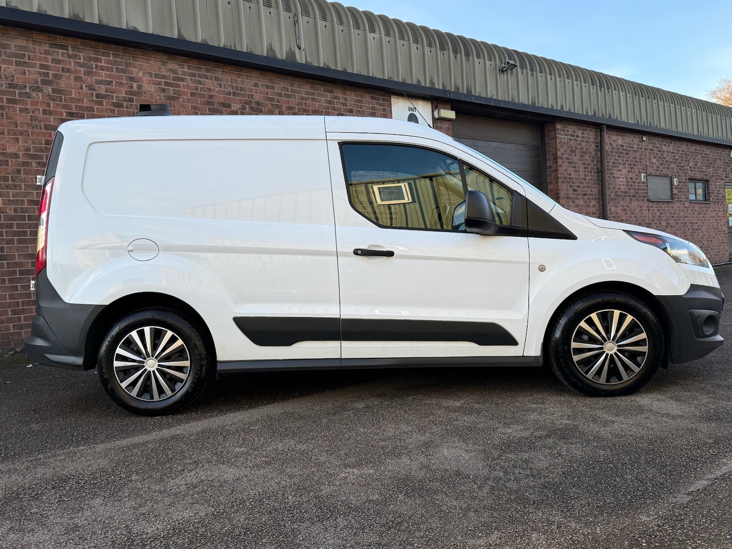 Used Ford Transit Connect 2018 for sale - 77140952: Photo 3