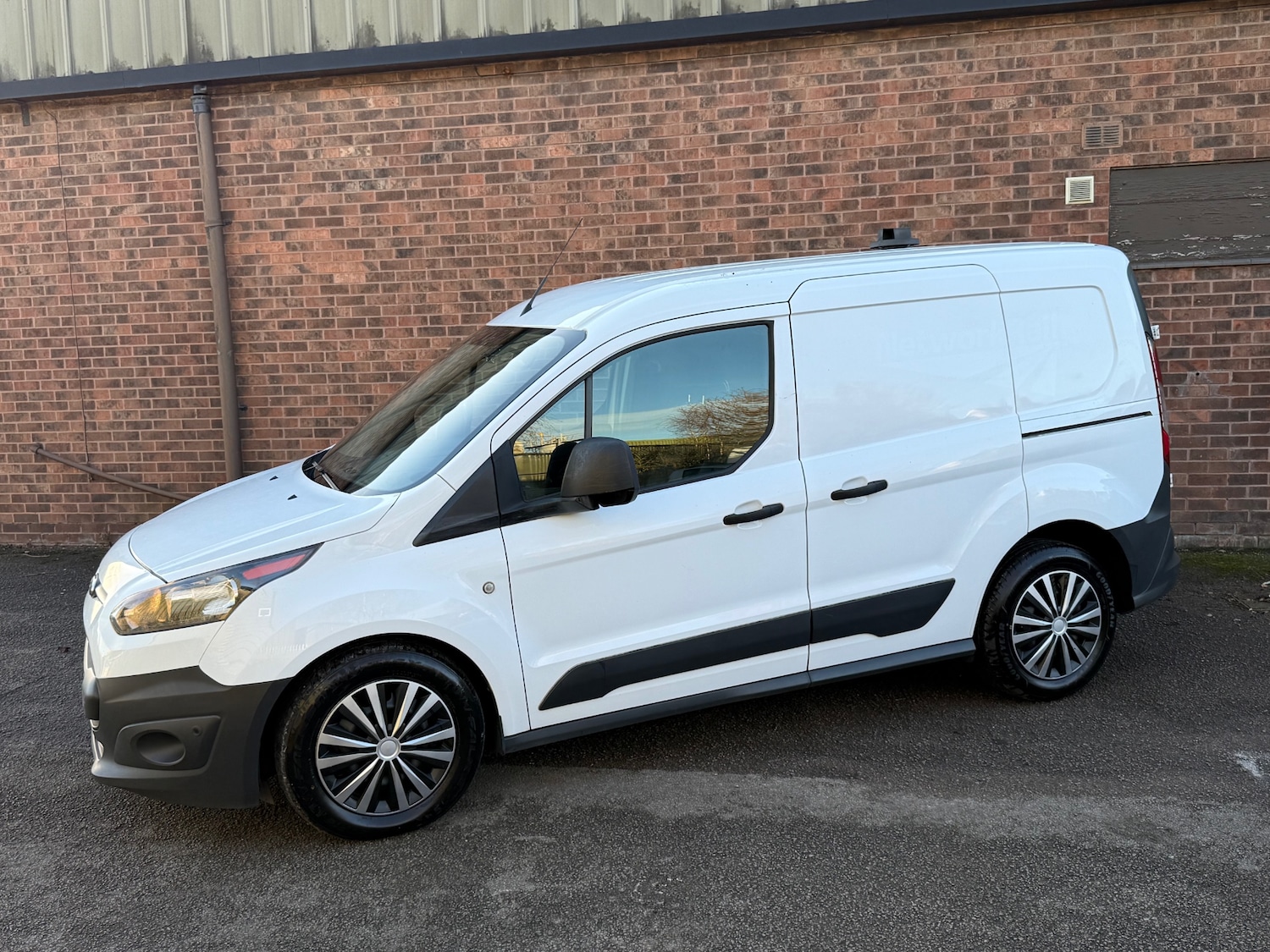 Used Ford Transit Connect 2018 for sale - 77140952: Photo 8