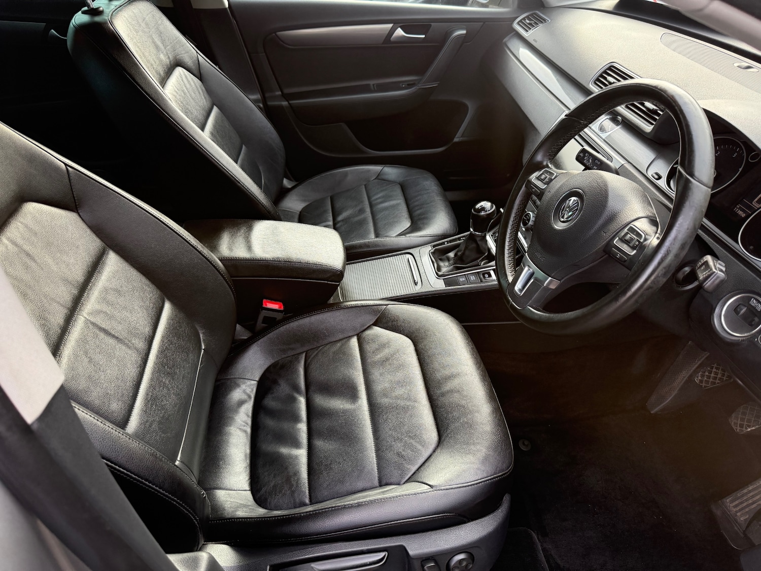 Used Volkswagen Passat 2014 for sale - 76446095: Photo 3