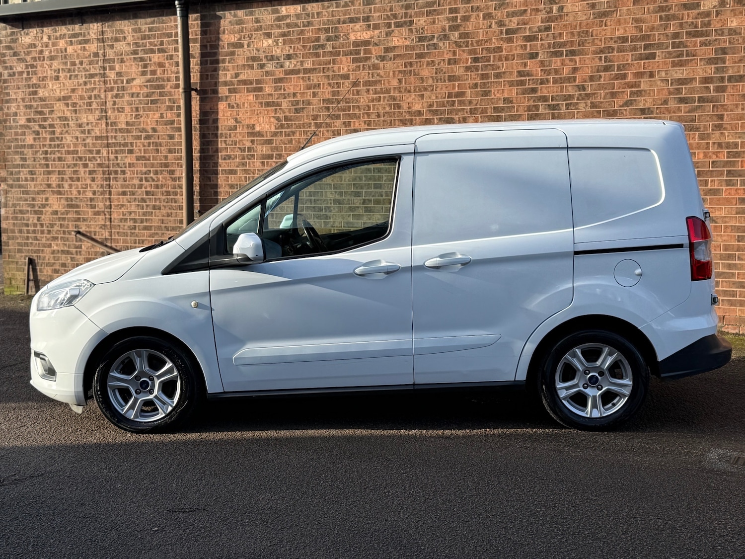 Used Ford Transit Courier 2018 for sale - 77644013: Photo 10