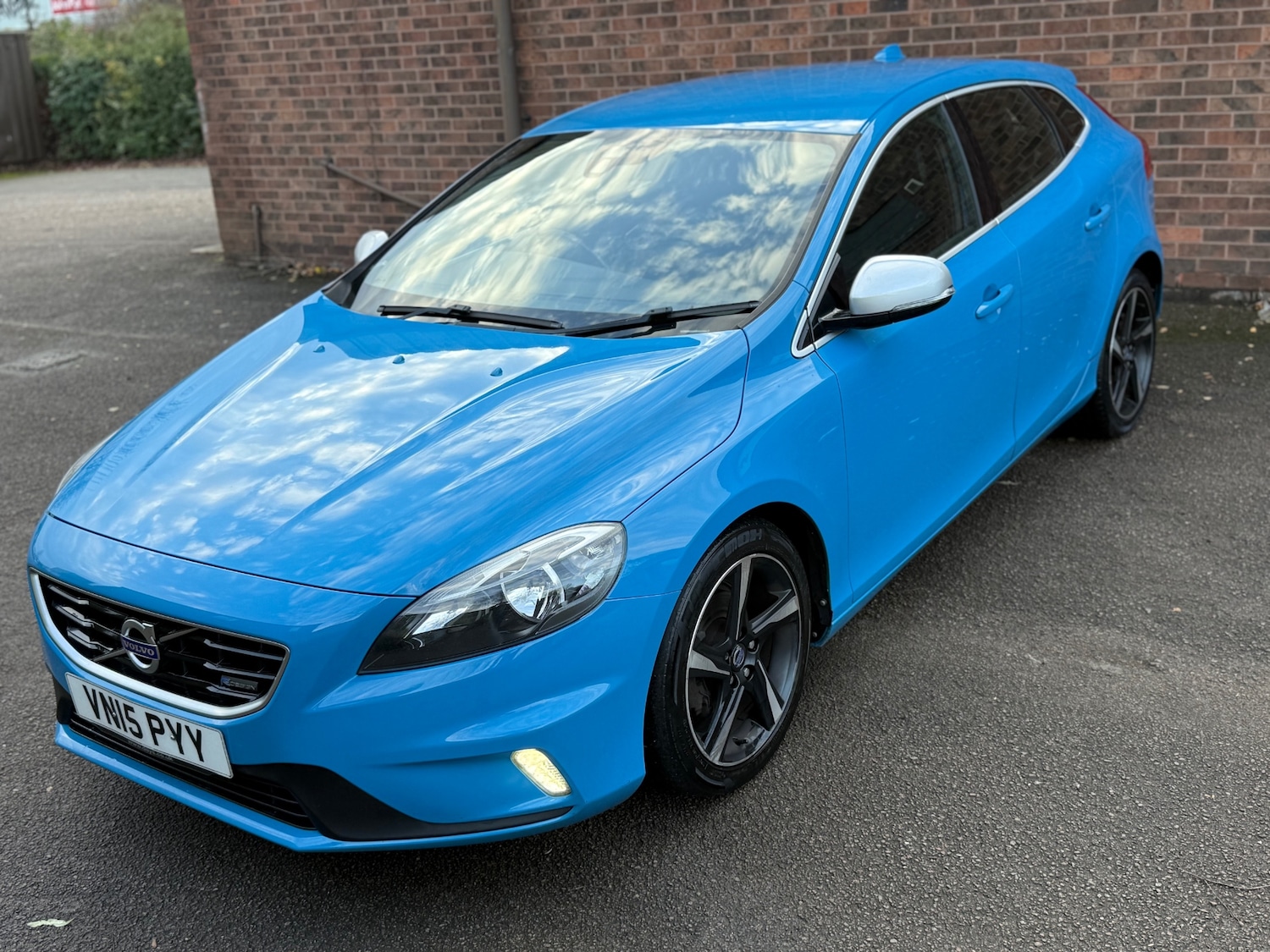 Used Volvo V40 2015 for sale - 76879088: Photo 10