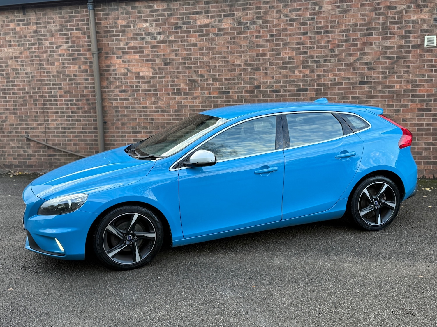 Used Volvo V40 2015 for sale - 76879088: Photo 14