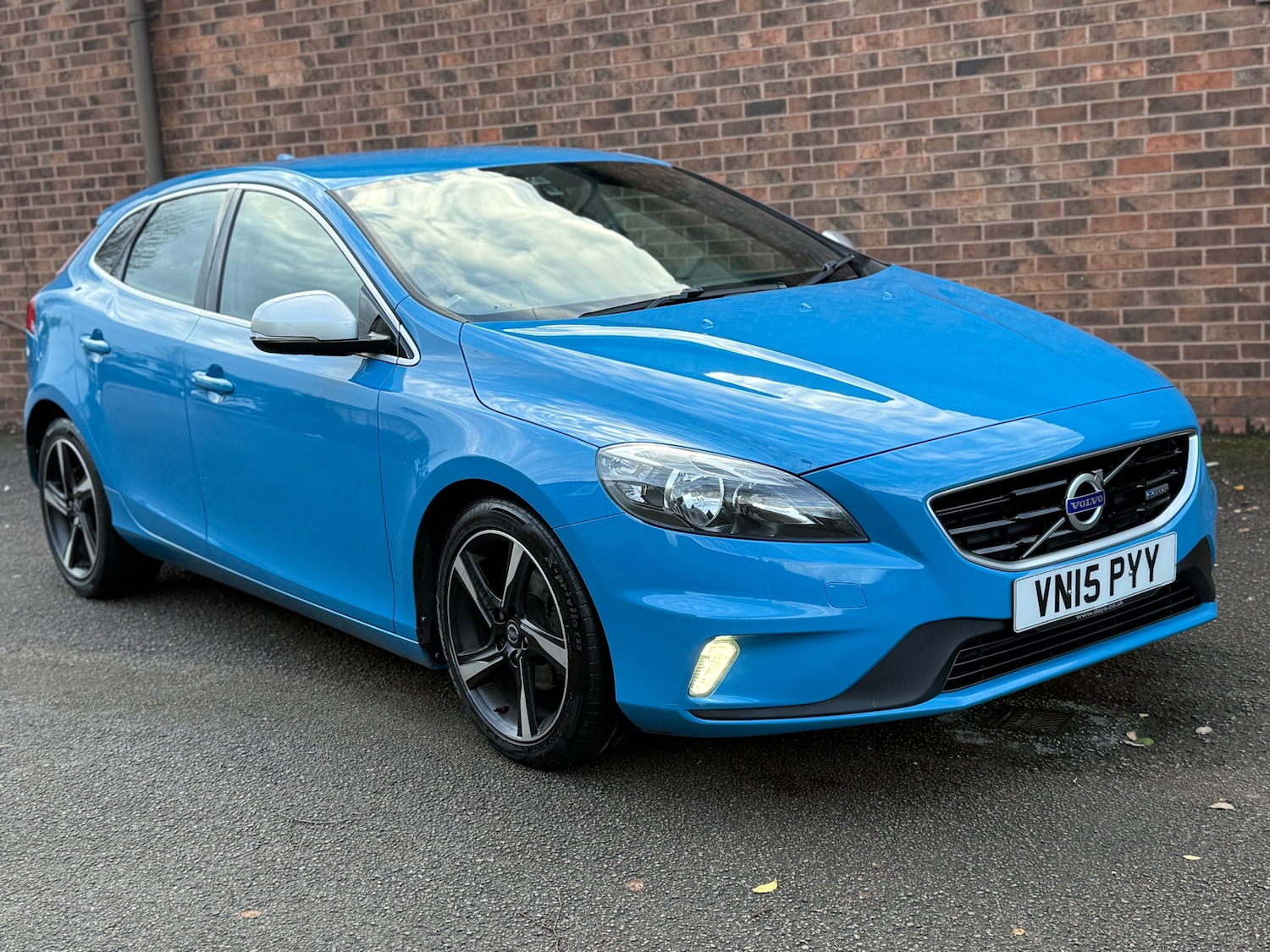 Used Volvo V40 2015 for sale - 76879088: Photo 4