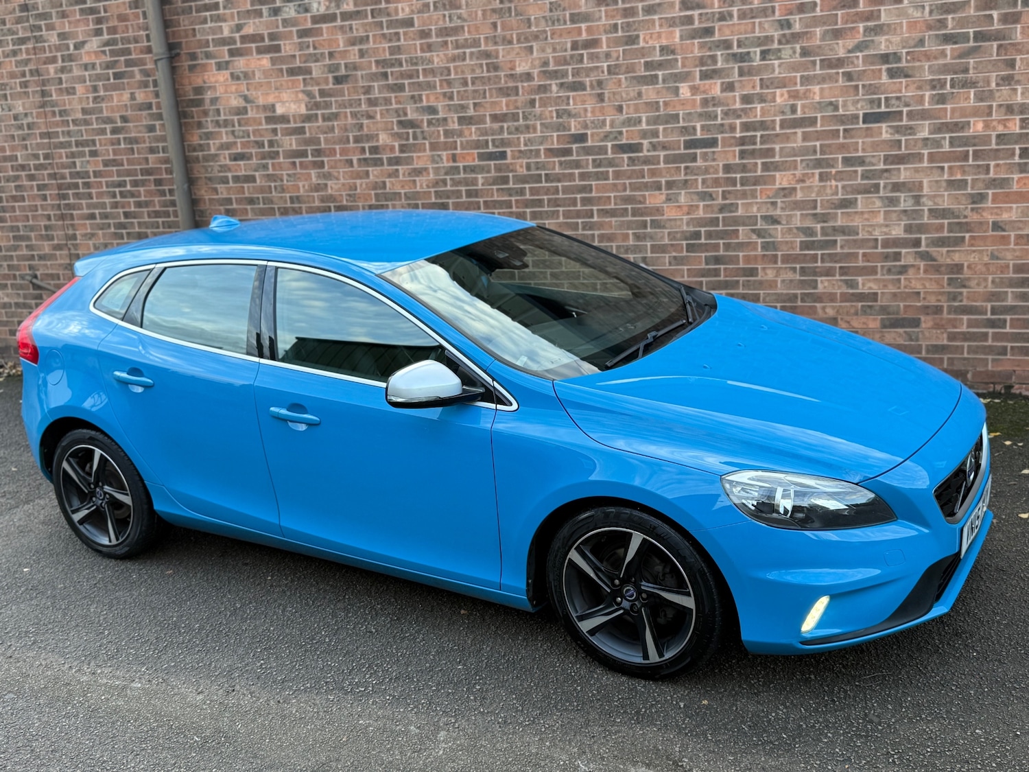 Used Volvo V40 2015 for sale - 76879088: Photo 6
