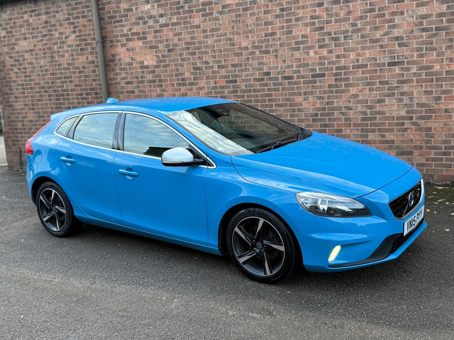 Used Volvo V40 2015 for sale - 76879088: Photo 9